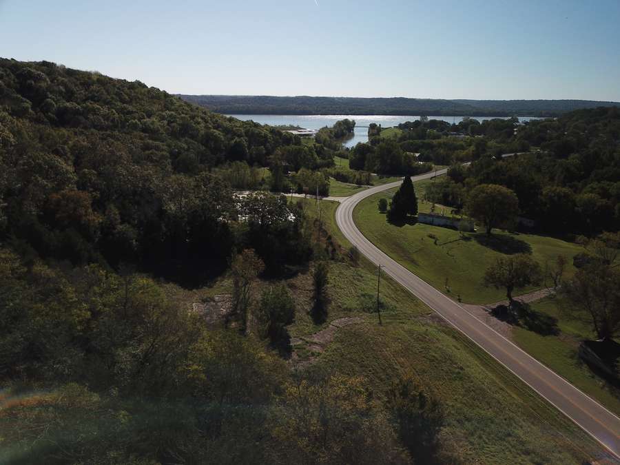 Just a Couple of Minutes to the Golconda Marina and the Ohio Rover